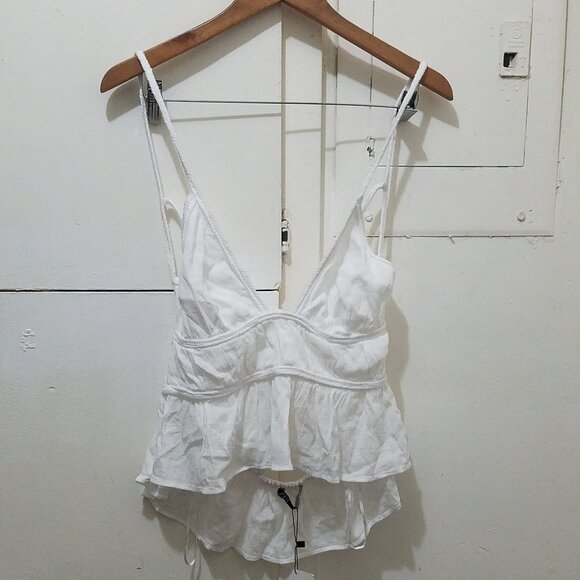 NWT WHITE WOVEN TANK OPEN BACK TOP - Picture 6 of 7